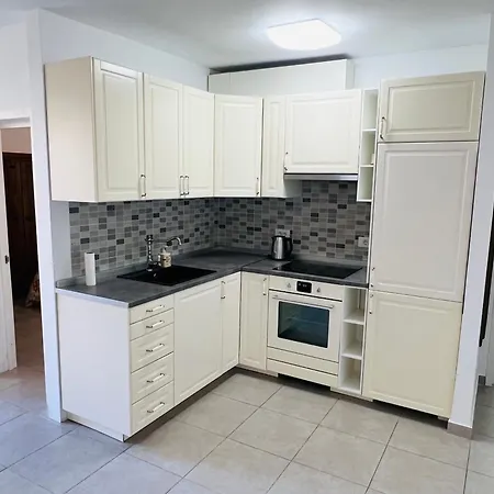 Apartment Tenbelsol *
